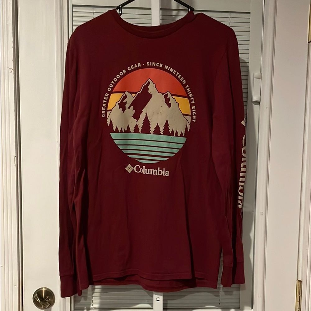 Columbia Long Sleeve Graphic T-Shirt Sz Medium Maroon Tan Mountains
